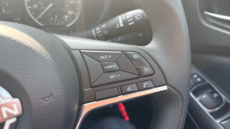 Nissan Juke 1.0 DiG-T 114 Acenta 5dr Petrol Hatchback